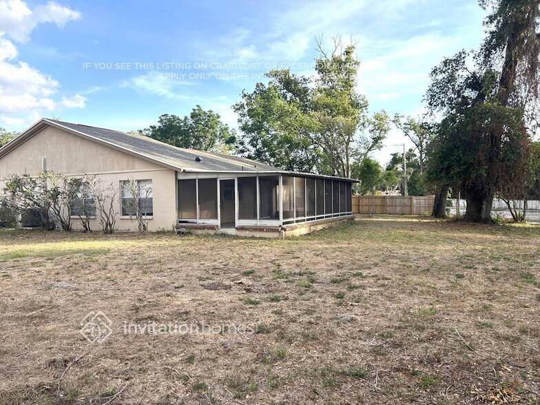 Building Photo - 504 Hillside Ct