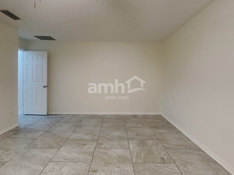 Building Photo - 2326 Creekfront Dr