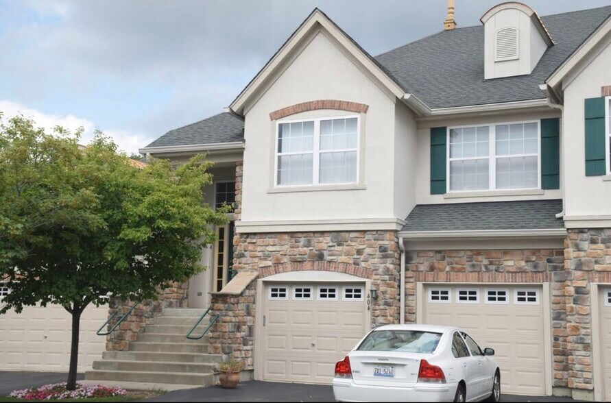 Building Photo - 404 Bay Tree Cir