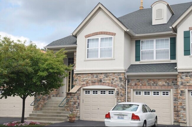 Building Photo - 404 Bay Tree Cir