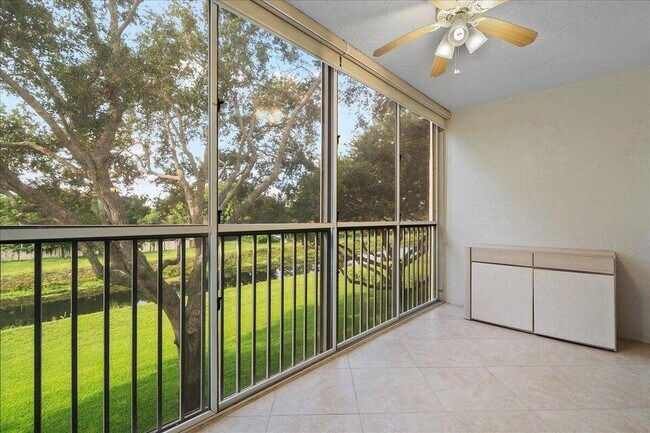 Building Photo - 4734 Lucerne Lakes Blvd N