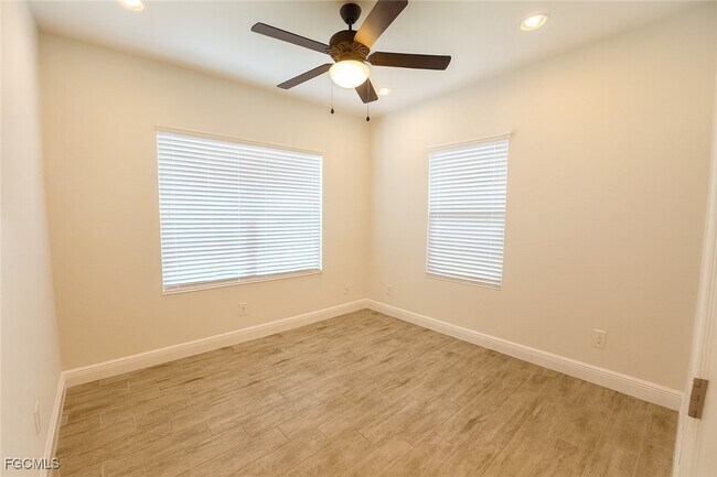 Building Photo - 4550 Mystic Blue Wy