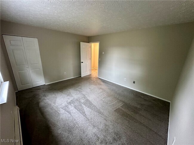 Building Photo - 221 Brunswick Dr