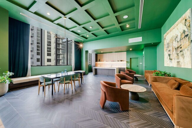 Building Photo - 11 NE 6th St