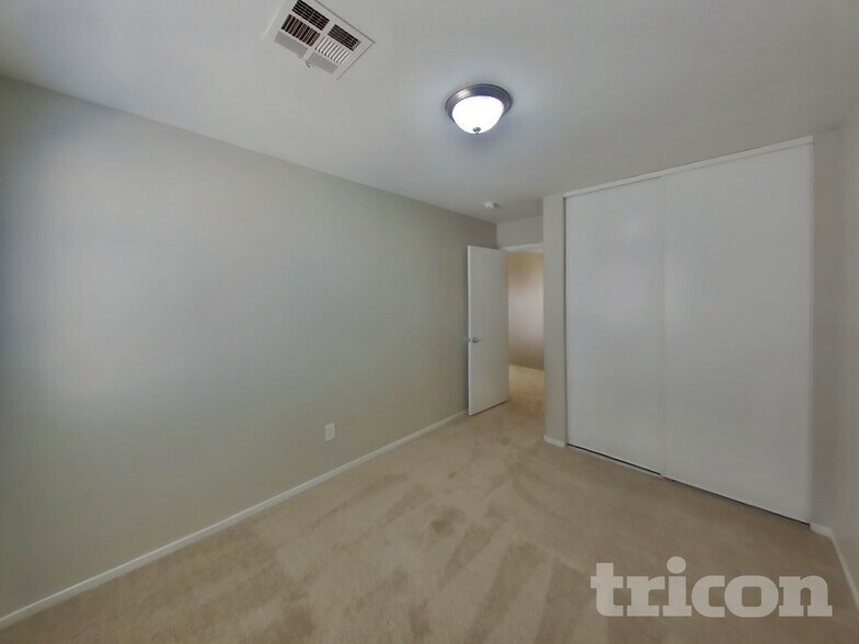 Building Photo - 684 Rising Brook Dr