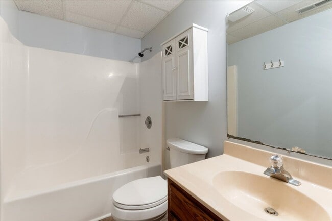 Building Photo - Lake Toxaway Condo