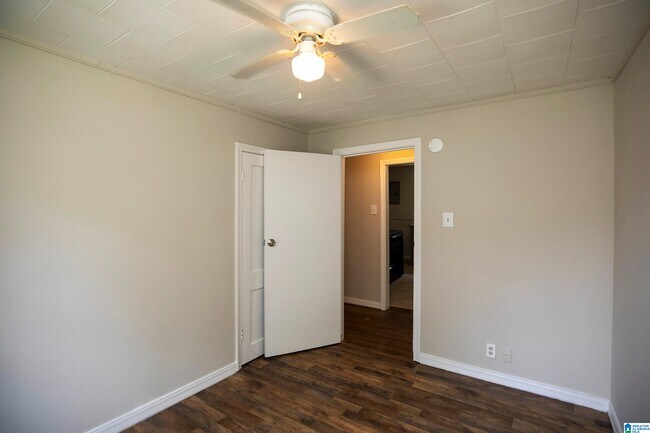 Building Photo - 628 Sharon Blvd