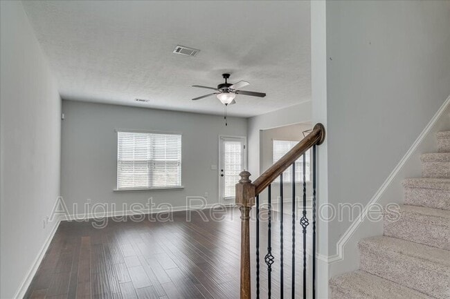 Building Photo - 3028 Ashley Lp