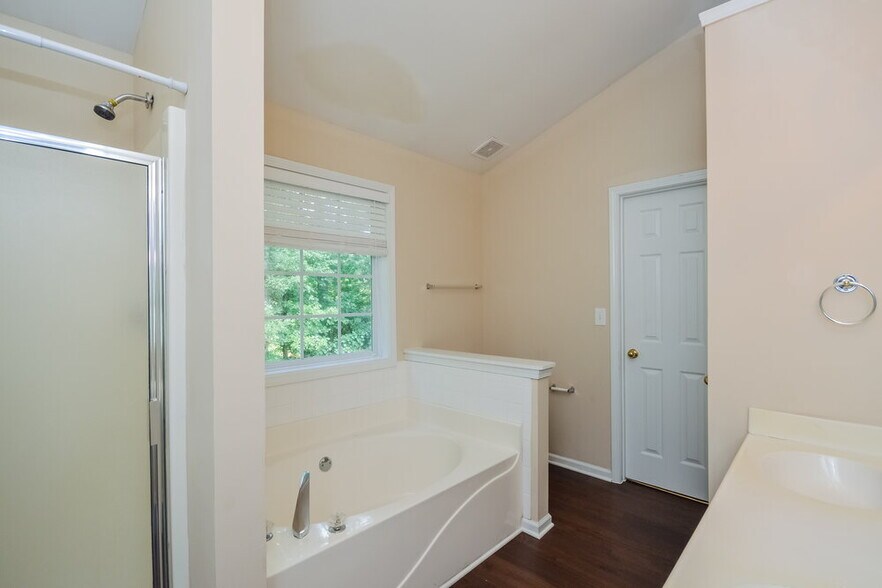 Building Photo - 919 Garden Meadows Ct