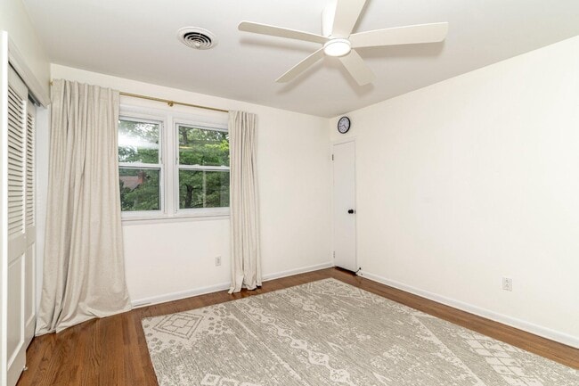 Building Photo - 1800 Lark Ln