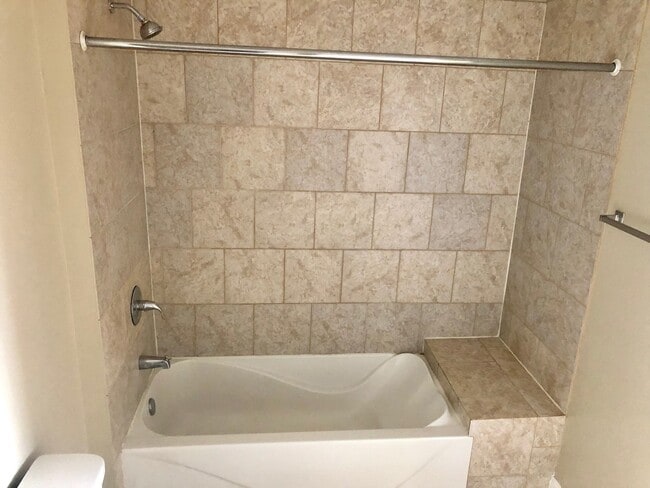 Building Photo - 4300 N Kedzie Ave