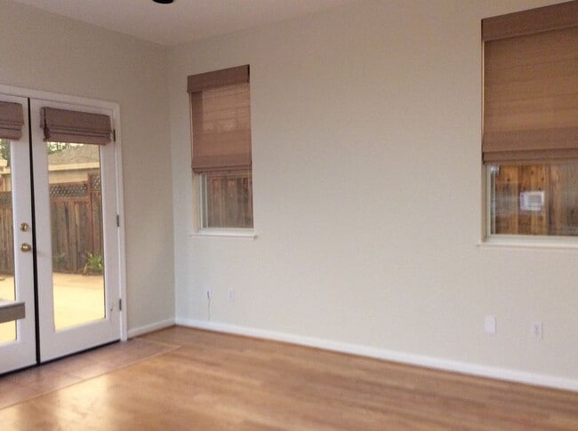 Building Photo - Upper Westside Santa Cruz Duplex