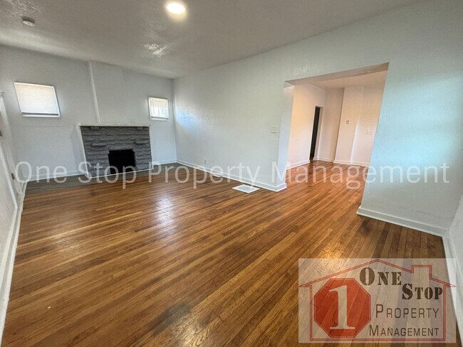 Building Photo - Beautiful 4 Bedroom 1 Bathroom Home in Kan...