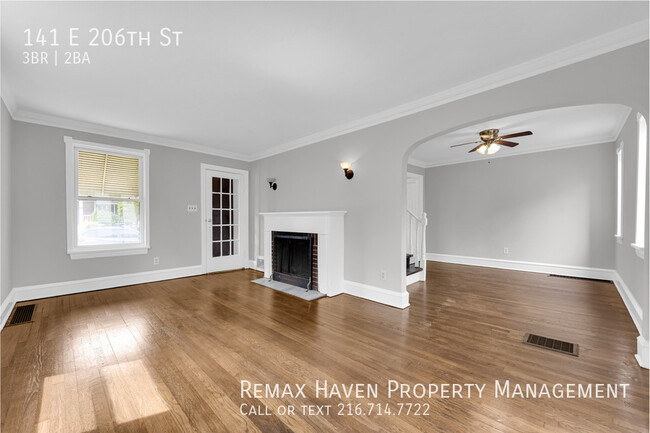 Building Photo - 141 E 206th St
