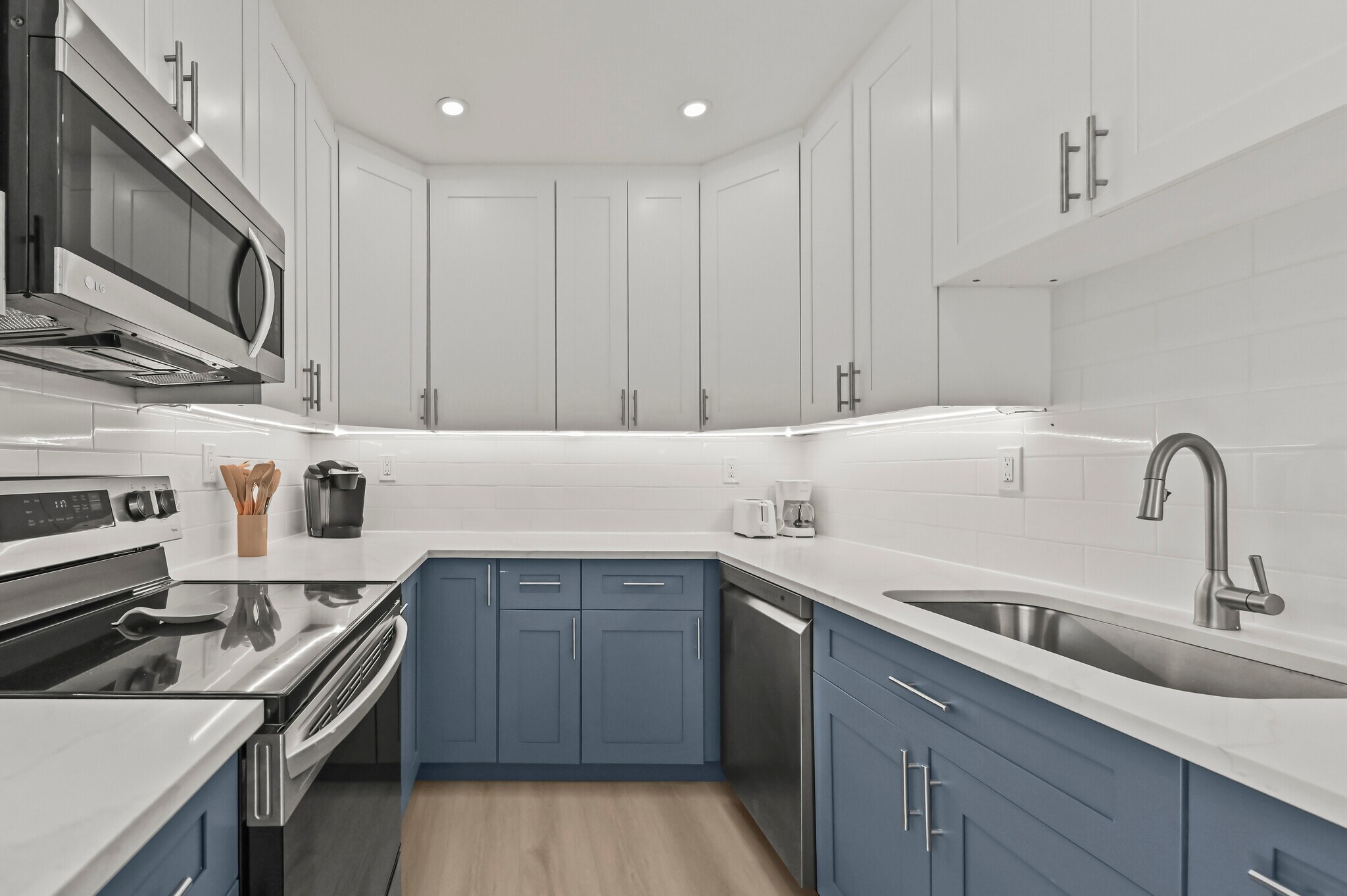 kitchen - 3400 Parker Ave