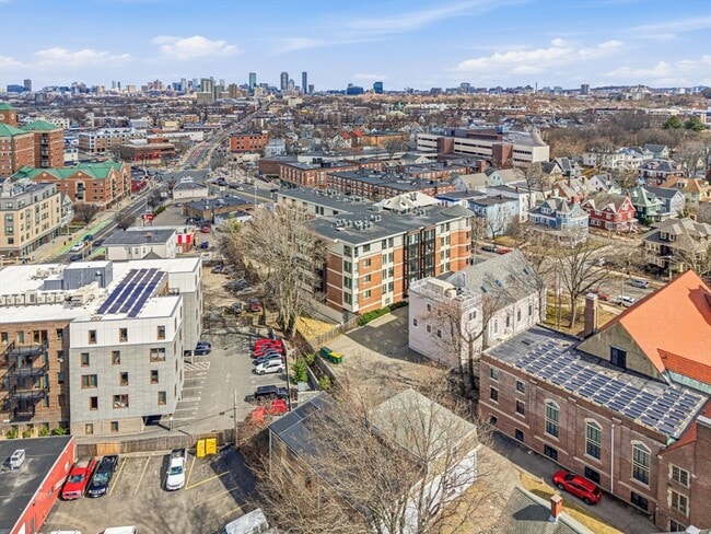 Building Photo - 533 Cambridge St