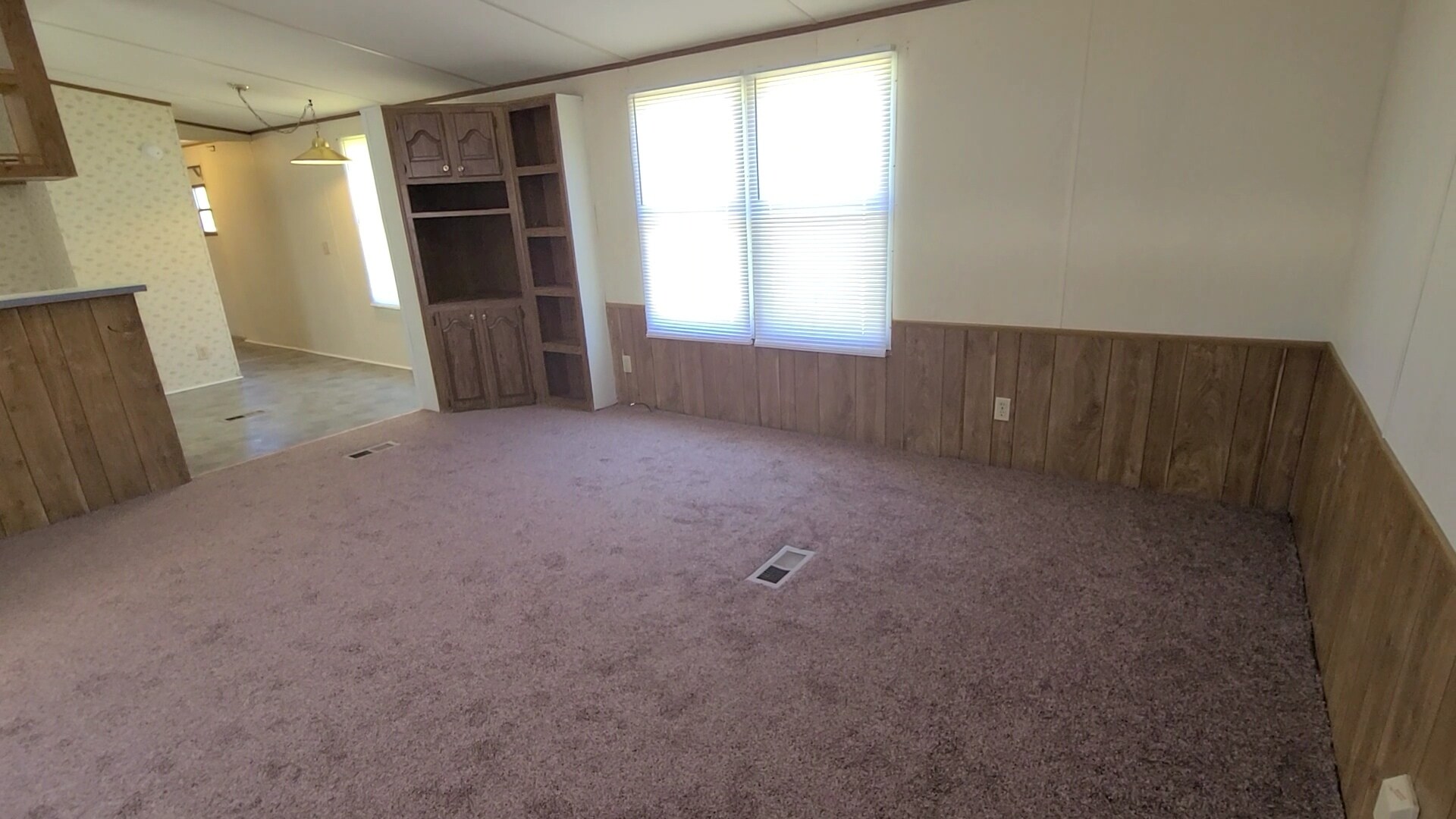Building Photo - 77 Saturn Ln