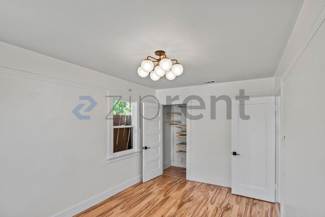 Building Photo - 3226 Star Ave