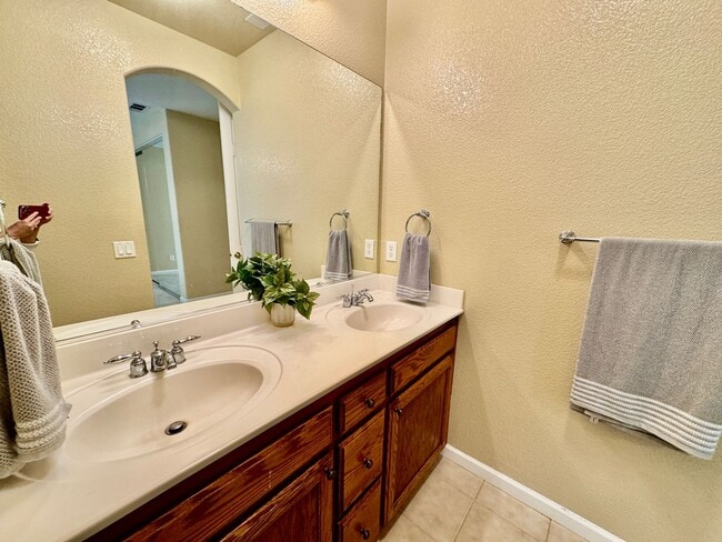 Building Photo - Is it Retirement Time for You? 3 Bedroom 2 Bath in a desirable gated community!