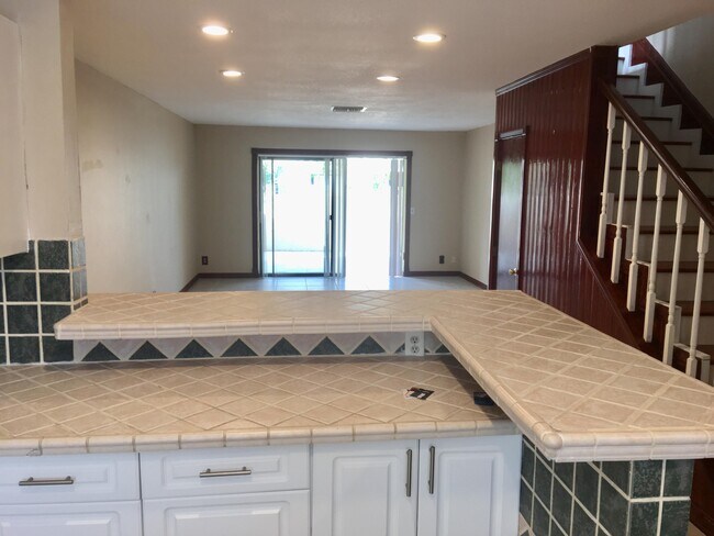 Building Photo - 139 Sparrow Dr