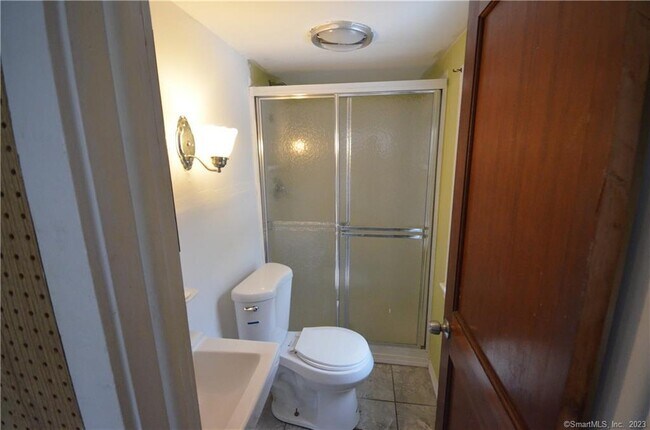 Building Photo - 147 Freeman Ave