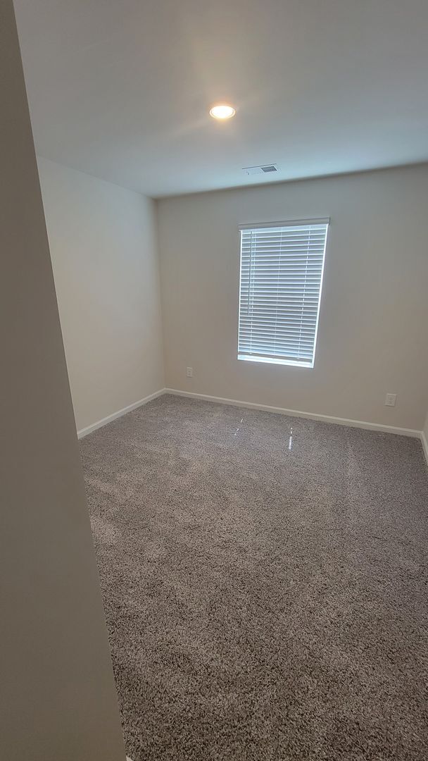 Building Photo - Energy-efficient townhome with 3BR/2.5BA Garage - Kannapolis
