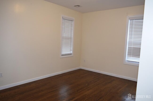 Building Photo - 424 Remsen Ave