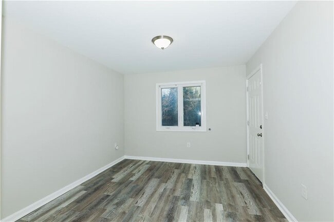 Building Photo - 166 Anderson Ave NW