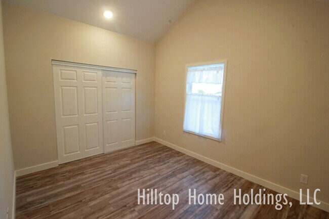 Building Photo - 55 Hilltop Rd