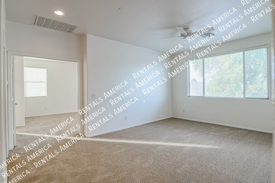 Building Photo - 14332 W Crocus Dr