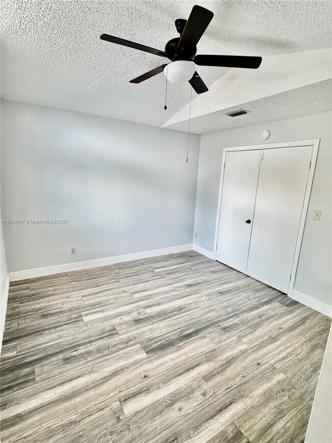 Building Photo - 1192 Coral Club Dr