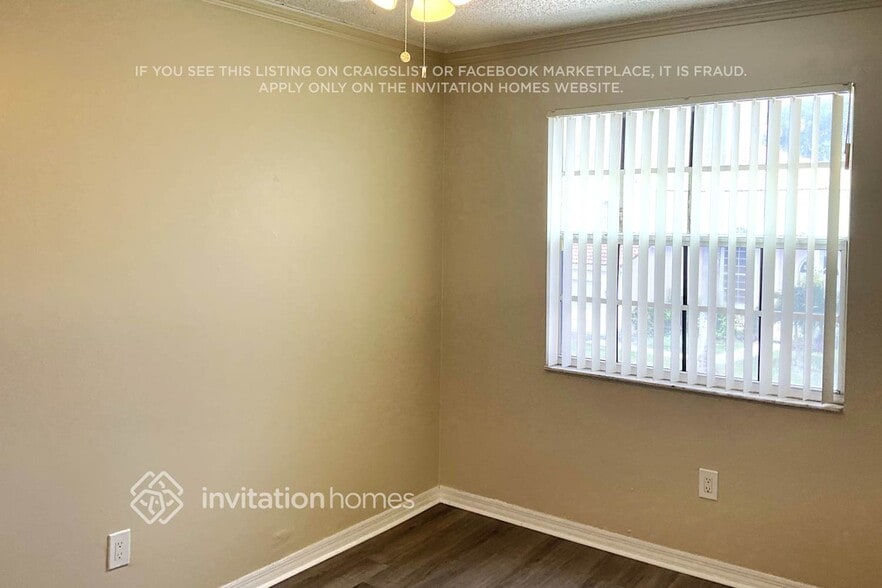 Building Photo - 631 Royal Palm Way