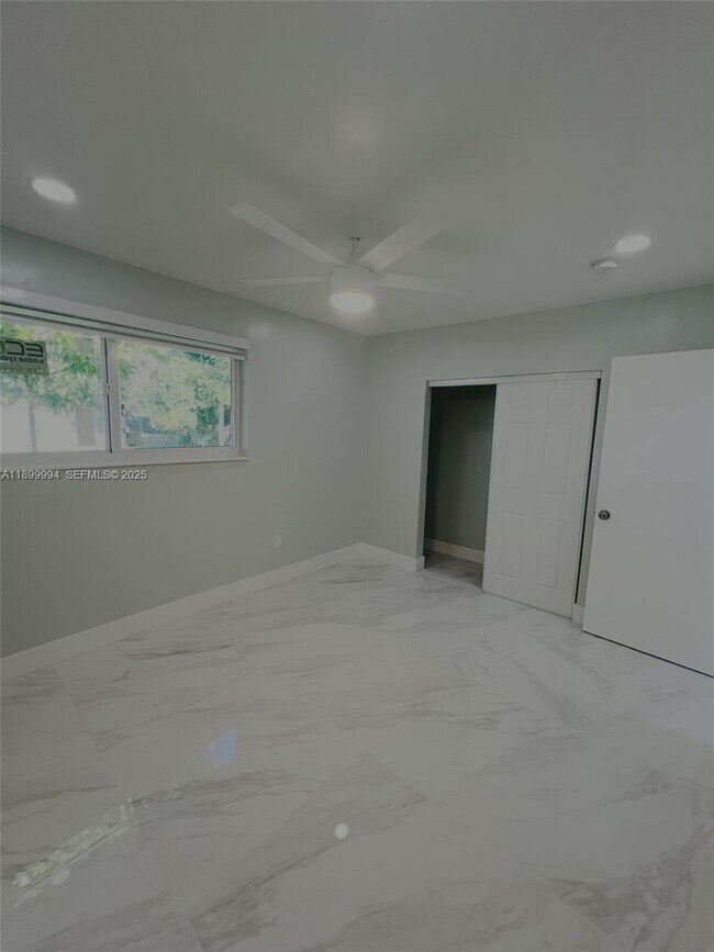 Building Photo - 10370 SW 174th Terrace