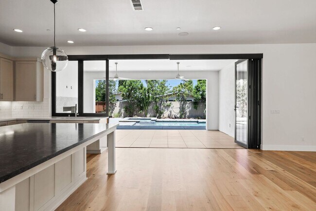 Building Photo - 1650 Murano Pl
