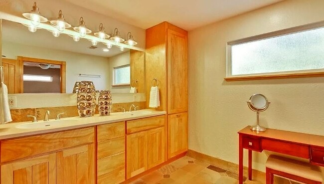Building Photo - 5650 Waltrip Ln