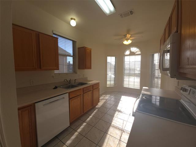 Building Photo - 6405 Freshwater Ln