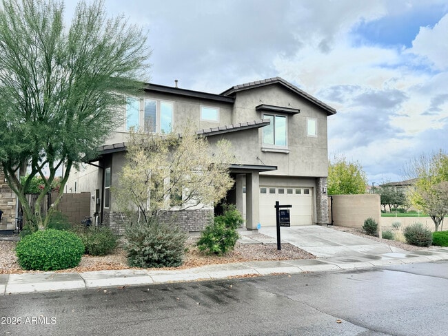 Building Photo - 1732 W Myrna Ln