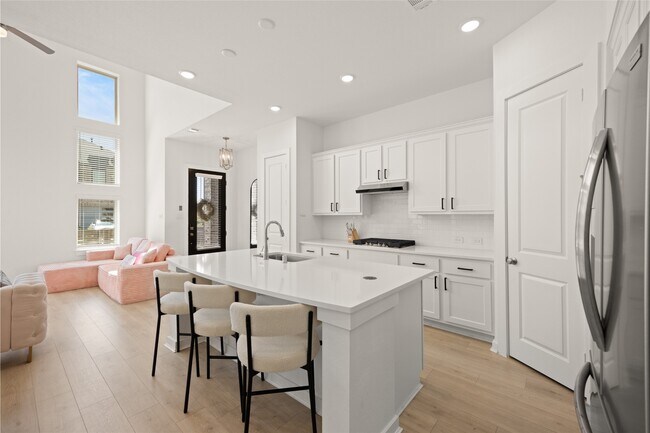 Building Photo - 19726 Curved Steel Dr