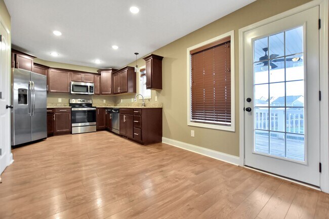 Building Photo - Pet Friendly Four Bedroom!