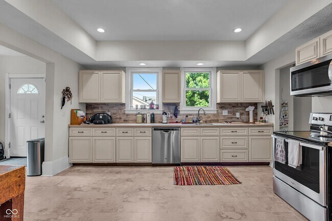 Building Photo - 2508 Carrollton Ave