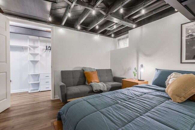 Building Photo - 4945 N Euclid Ave