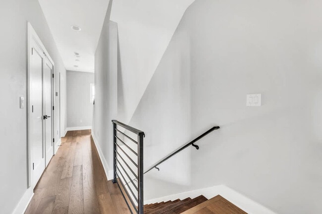 Building Photo - 1332 3rd Ave N