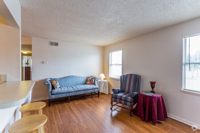 2BR, 1BA - The Garden - 850 SF - Living Room - Shelby Grove Apartments