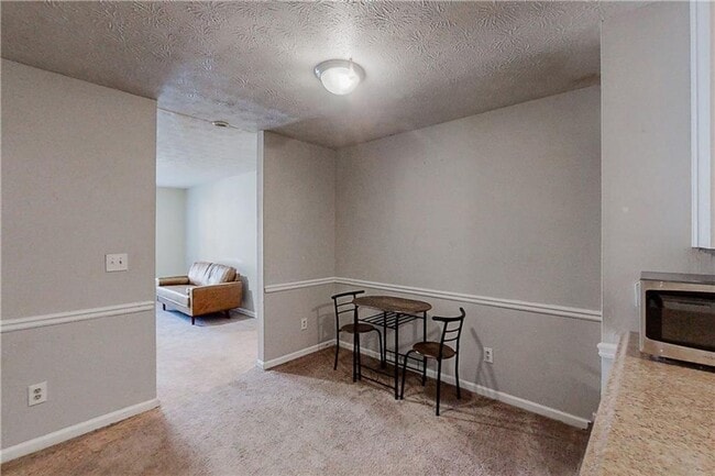 Building Photo - Ridgemere Ct