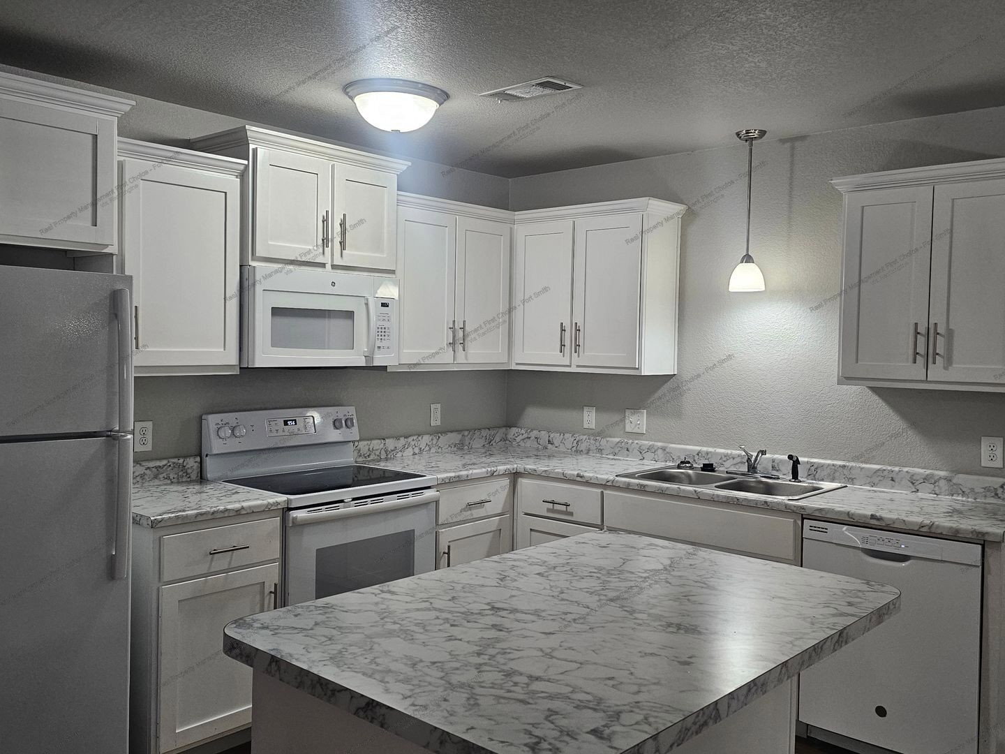 Building Photo - 2121 Ingalls Ln