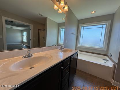 Building Photo - 830 Solomon Dr