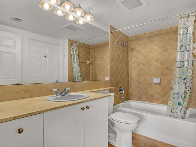 Building Photo - 700 E Boynton Beach Blvd