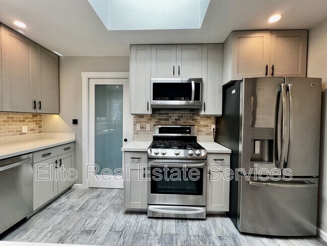 Building Photo - 1012 Barrett Ave