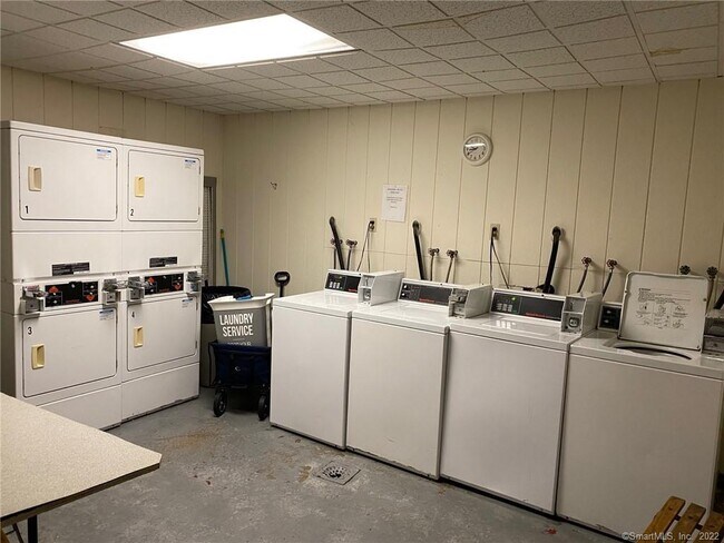 Building Photo - 46 Prospect St