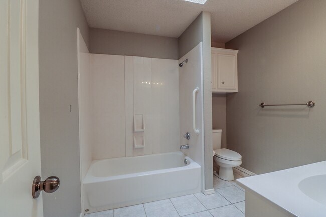 Building Photo - 6704 6th St